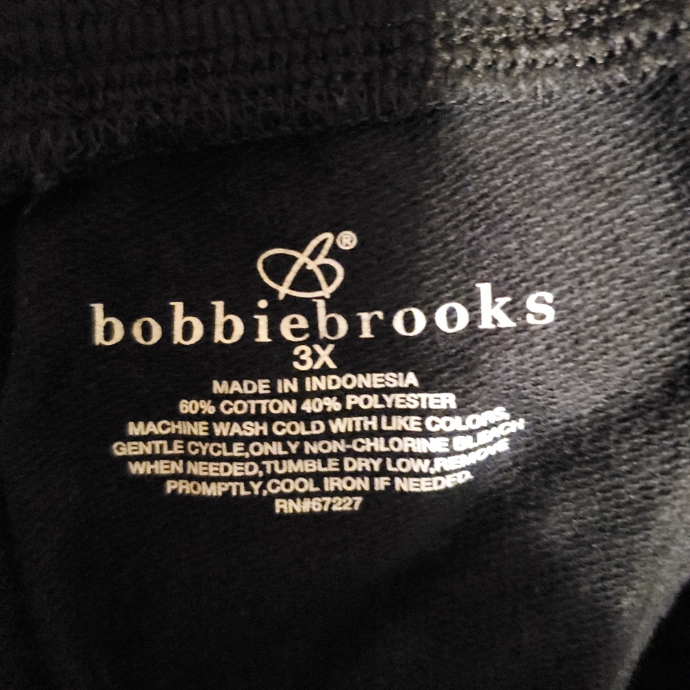 Black capris
